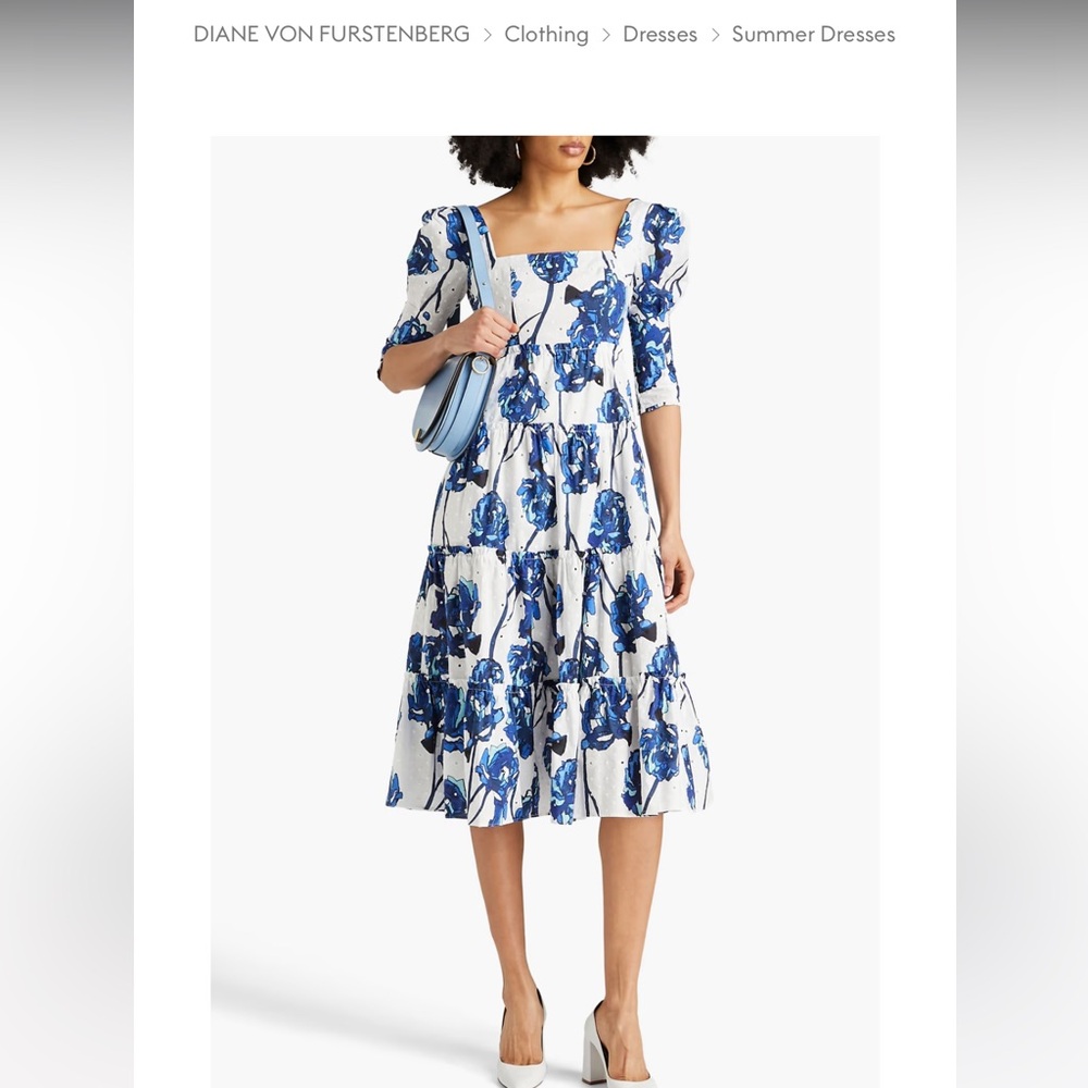 💙 🤍 Diane Von Furstenberg Blue and White Patterned Dress. Size 4.